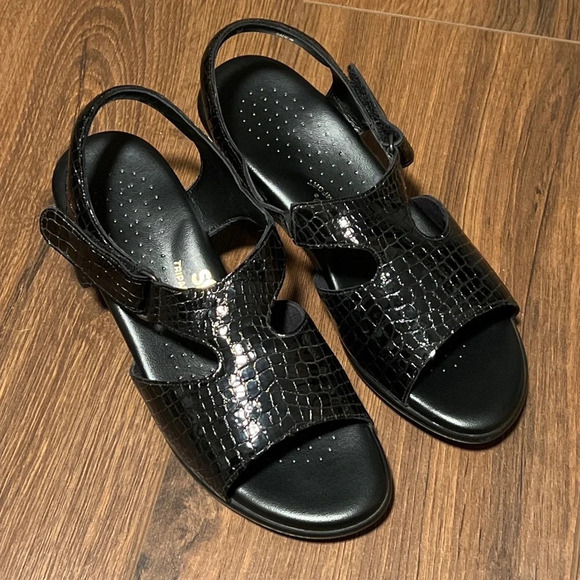 SAS Suntimer-C Women's . Size 7W Strap Sandal Black Croc Leather Tripad Comfort - Picture 1 of 8